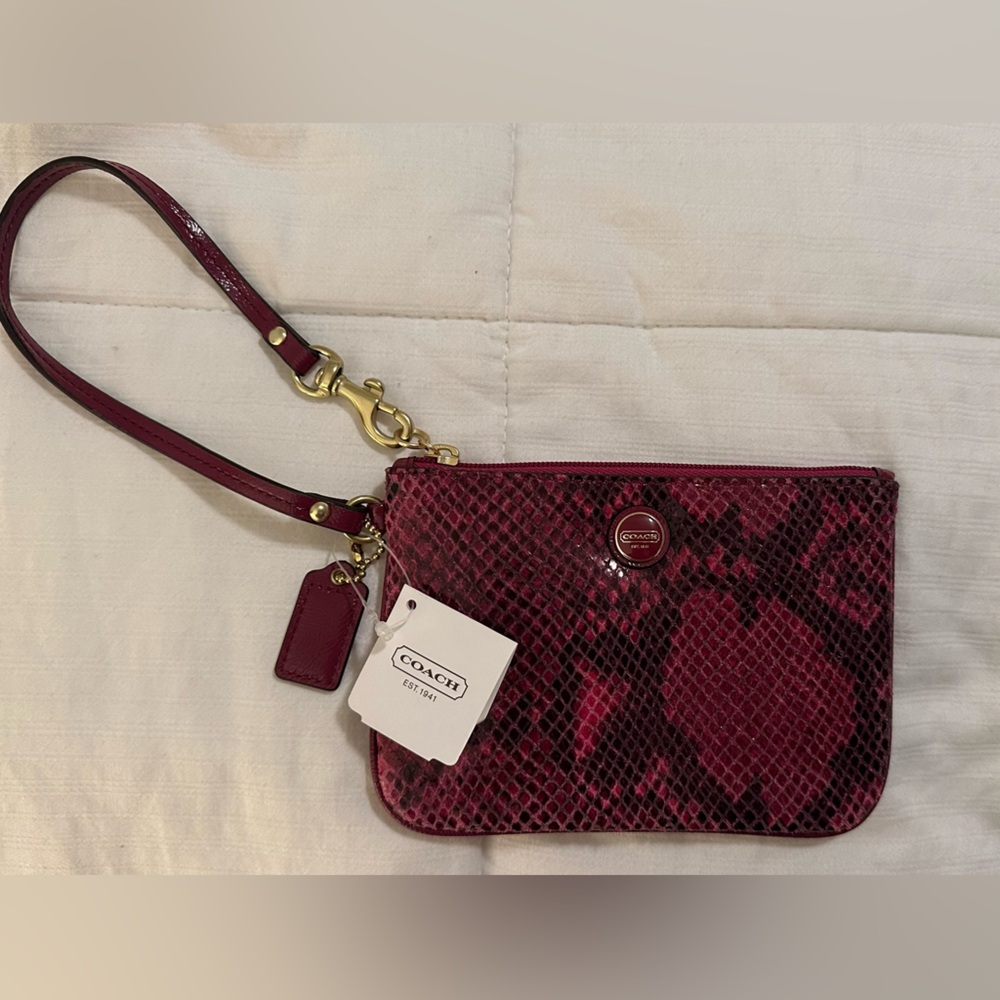NWT COACH Python Snakeskin Leather Wristlet Raspberry F50162